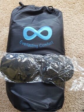 Everlasting Comfort Travel Pillow with Carry Bag - Black